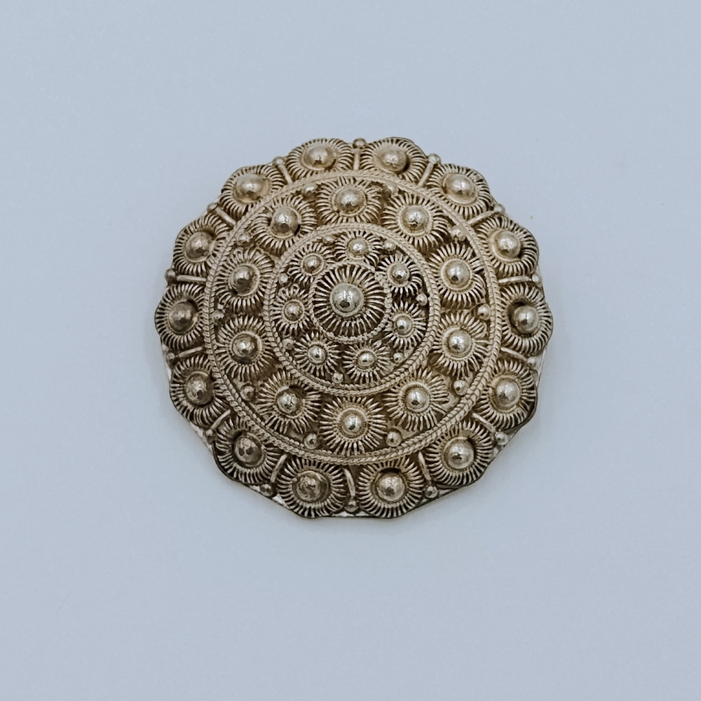 Vintage Brooch Filigree Silver Domed AR950